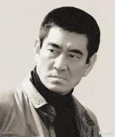 周杰|张哲瀚道歉再引愤怒!官媒痛斥道歉动机!为何周杰日本祭拜被点赞?