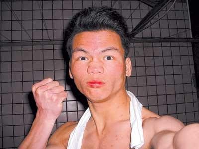 17年前,因受不了嘲笑,男大学生“血洗宿舍”,却唯独放过一人