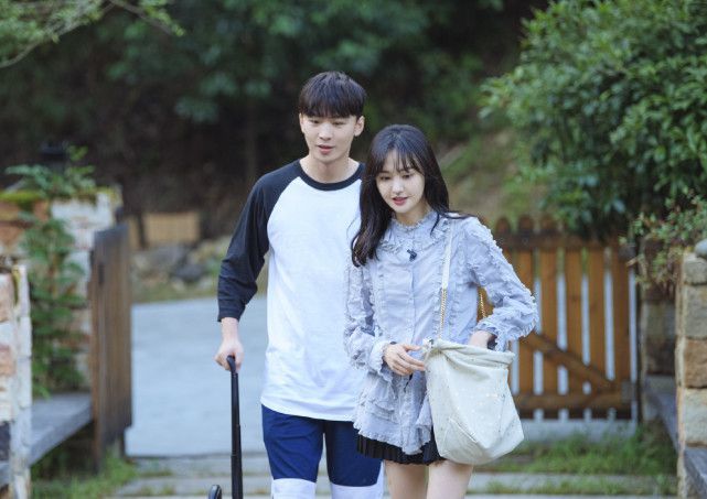 郑爽|郑爽终于见到俩孩子，透露儿女已慢慢接受她，希望与张恒共同监护孩子