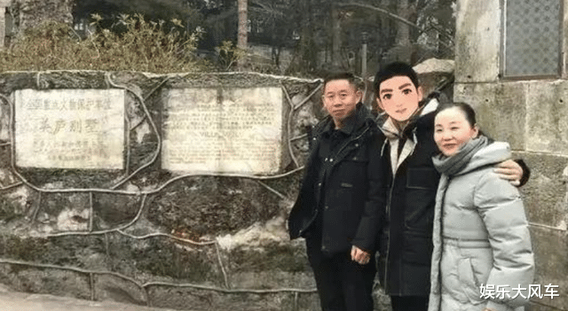 |孙海洋带孙卓骑摩托艇，塑料袋套头太滑稽，父子2人终于敞开心扉