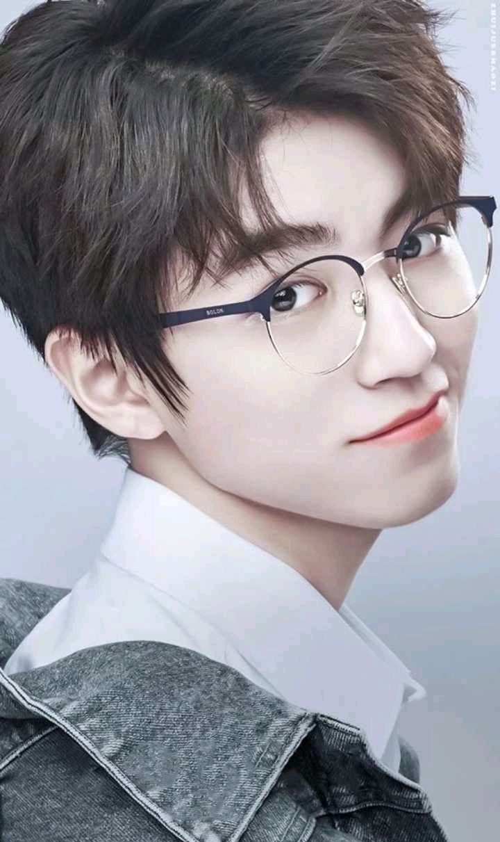 谢霆锋|中国最帅十位男明星，胡歌谢霆锋上榜，第一无争议