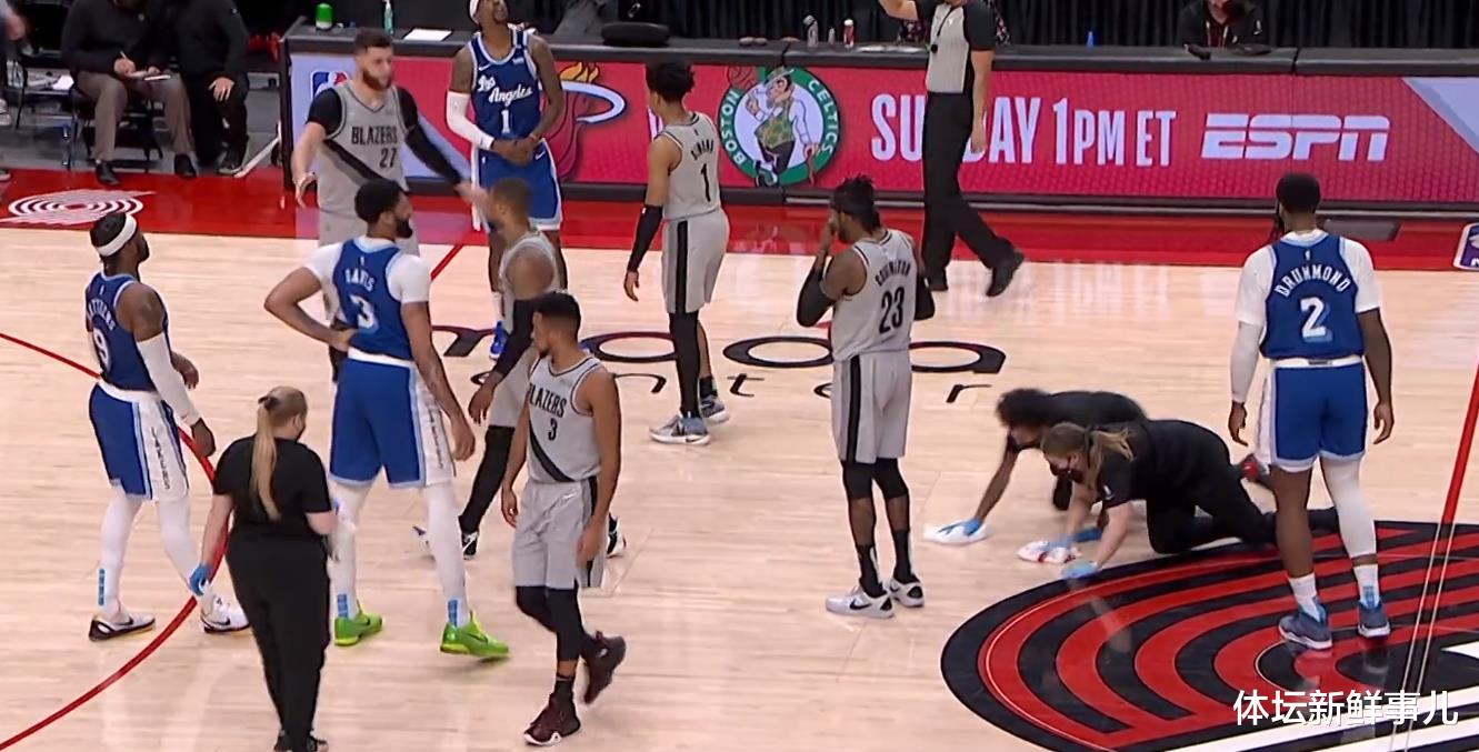 湖人隊(duì)|慘烈！湖人101-106開(kāi)拓者，蘇群曝內(nèi)情，詹姆斯搭檔引熱議，誰(shuí)注意安東尼舉動(dòng)