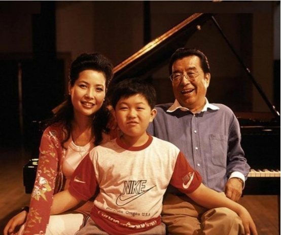 李双江|陈思思不再隐瞒,公开与李双江的真实关系,难怪李天一走上不归路