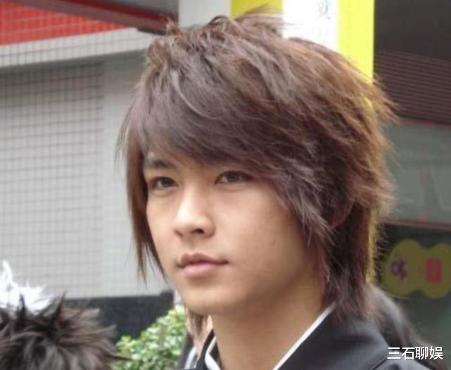 男神|“红着红着过气”的四位男星，曾是万人追捧的男神，今却沦为路人