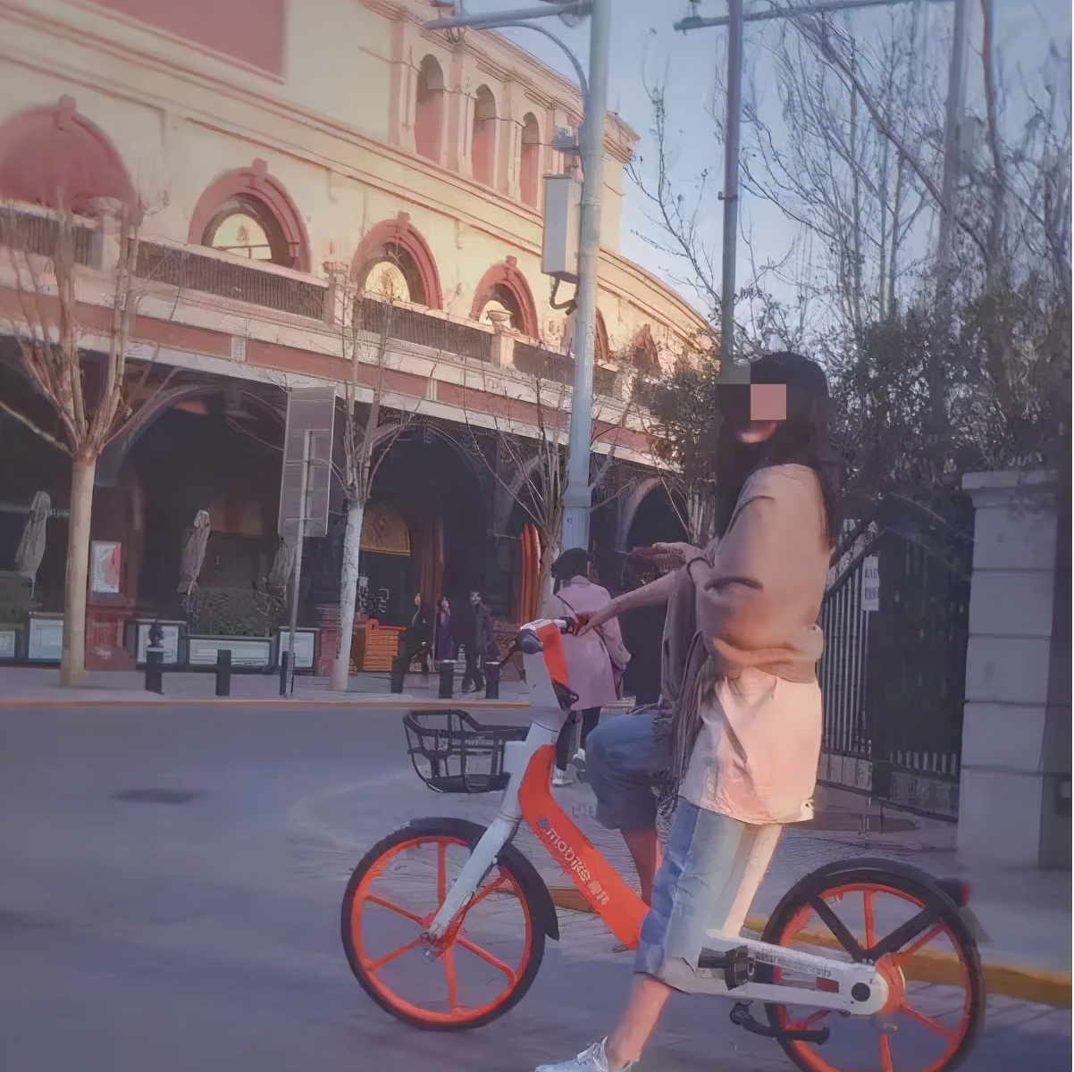 掌上社评 天津女记者被男同事殴打致死,嫌疑人被判15年,家属递交再审申请,并提出6大疑问