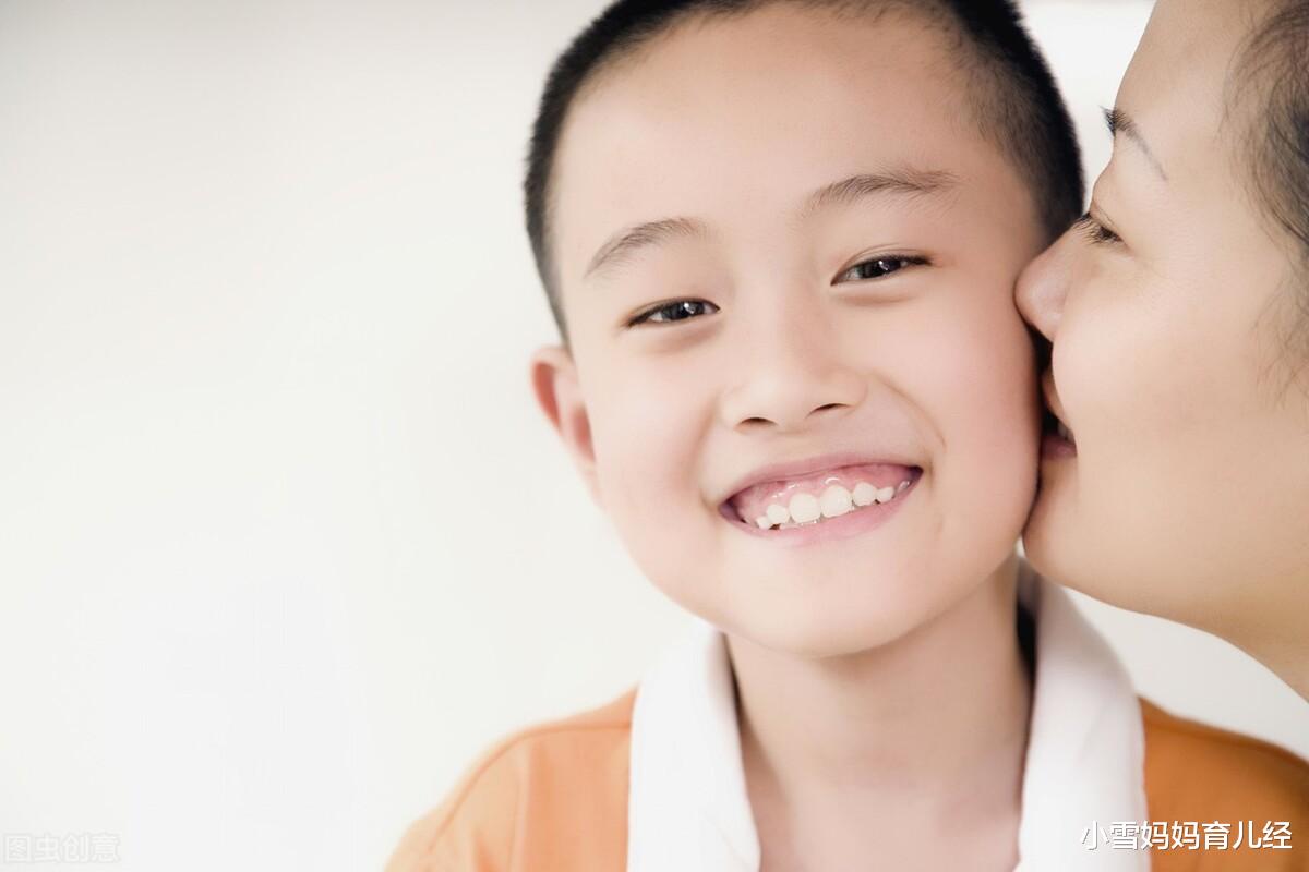 小雪妈妈育儿经|“儿大不避母”，别以为母子就无所谓！对男孩隐藏伤害要清楚