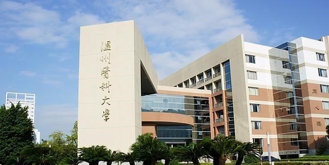 奶豆说育儿|国内的4所二本医科大学,实力可与211相媲美,其中有你的母校吗