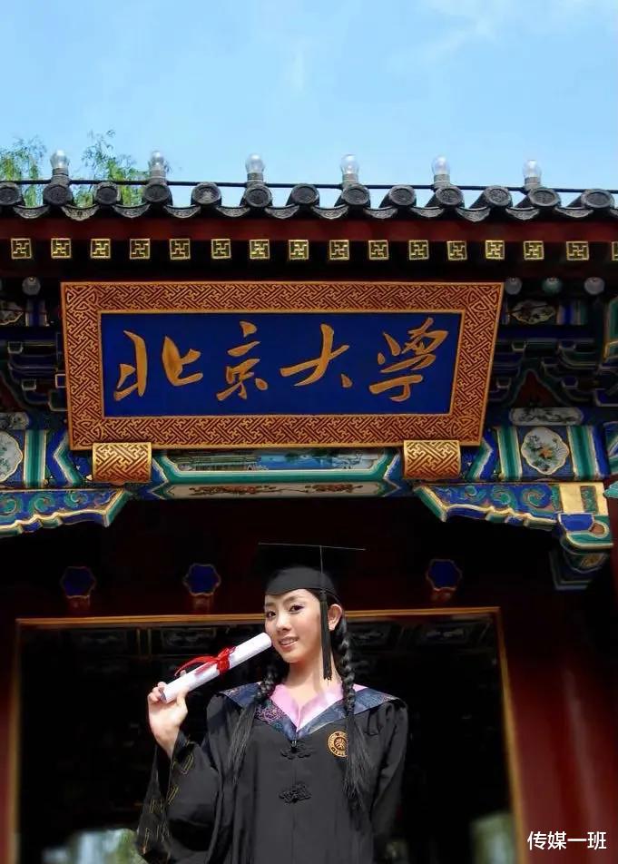 李思思|为什么“李思思的腰”频频登上热搜，看完这组健身照我明白了