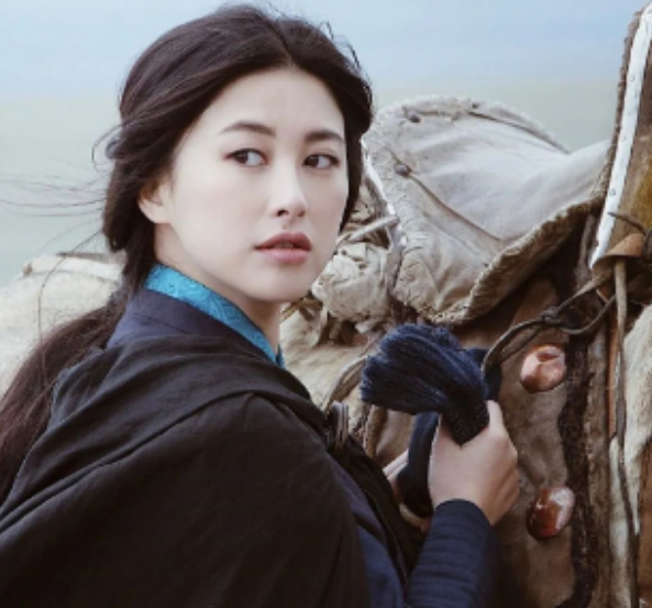 朱珠|家世与韩雪媲美，颜值力压章子怡，风情万种的朱珠到底有多厉害