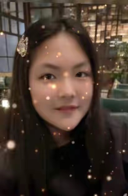 王诗龄|李湘离婚后首晒女儿！王诗龄开心大笑不受影响，大脸蛋子真随李湘