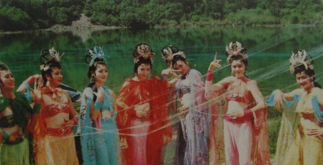 舜网 86《西游记》演员嫌服装太暴露罢演，杨洁找来“裸替”，没有穿帮