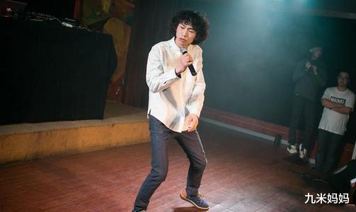 庞麦郎|庞麦郎进精神病院,嘲笑和喜欢分不清,经纪公司看中他是因为他傻