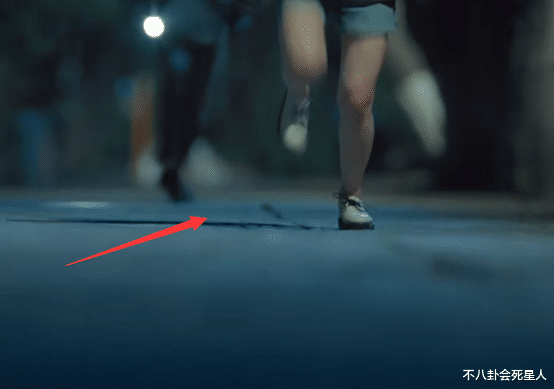 沈月|沈月新剧尬出新高度,五五分身材短腿瞩目,剧情降智男主被亲晕