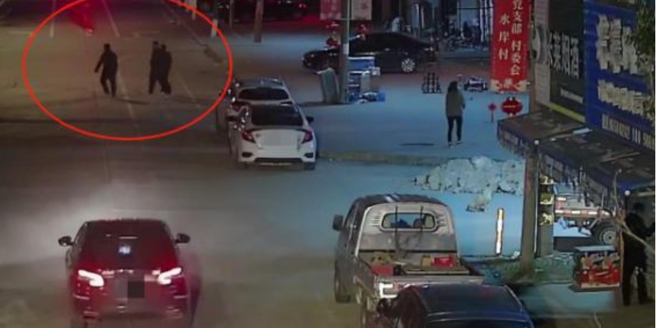 平平无奇功 好兄弟借车一年多!男子忍无可忍“偷”走自己的车,兄弟报警了!