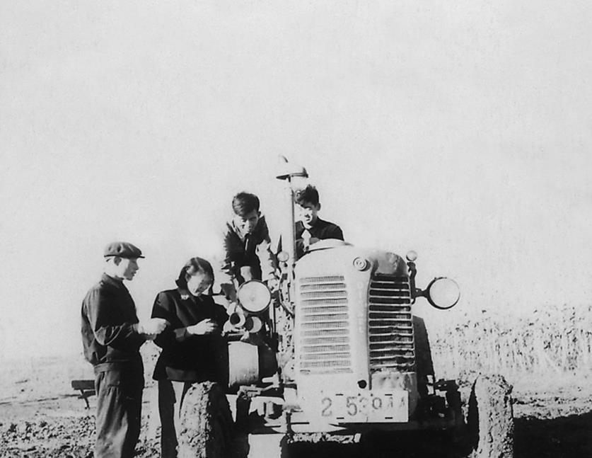 华为|她11岁嫁表哥，因长相漂亮被印人民币上，高寿90岁，一生传奇