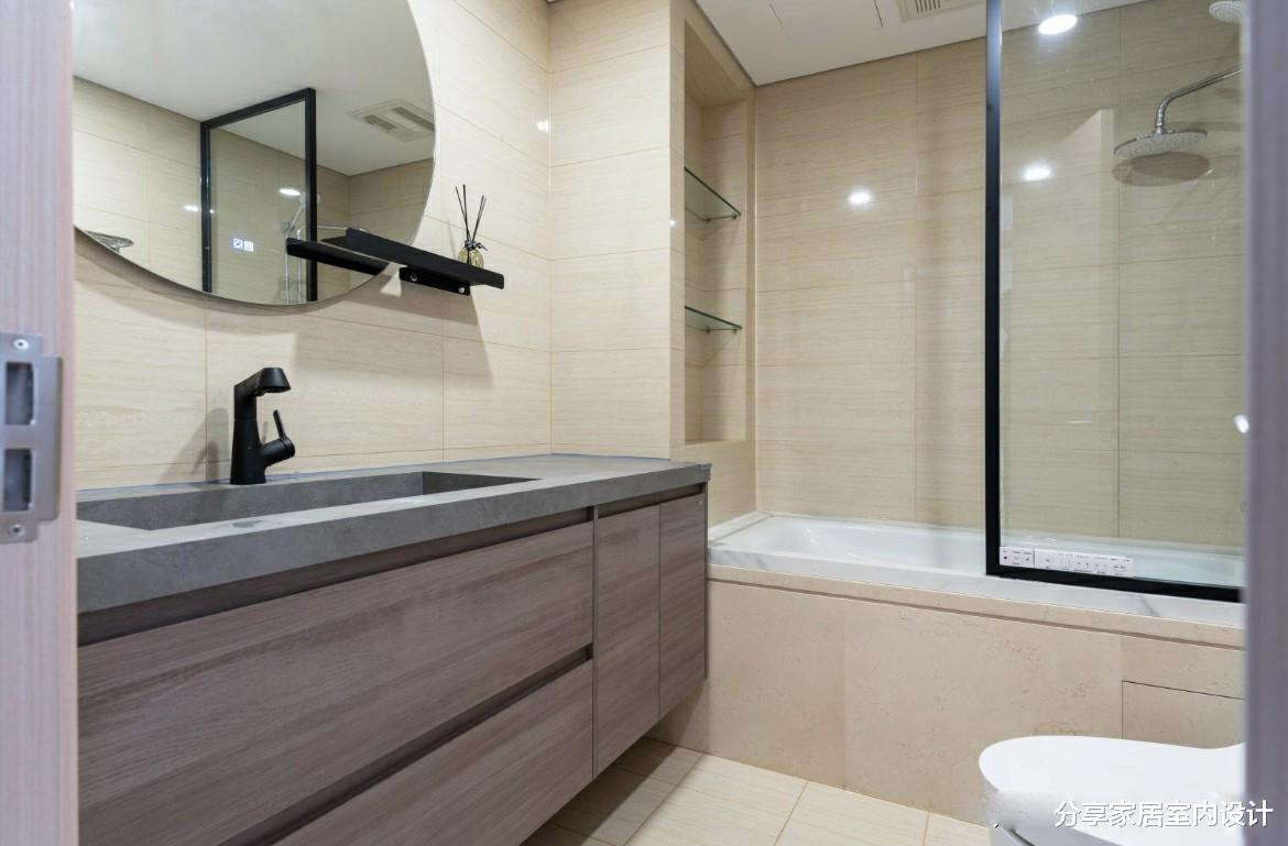 135平三居室，夫妻俩花大量心思设计，打造一家四口幸福新生活