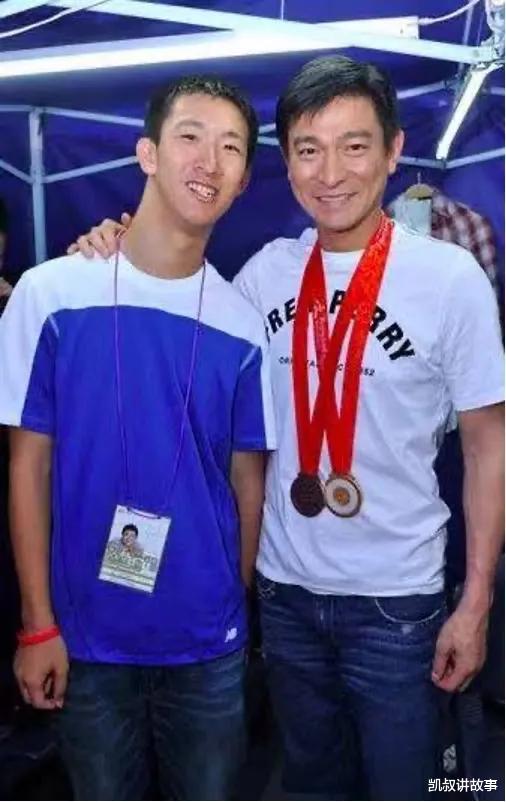 凯叔讲故事|6次奥运冠军，刘德华给他发工资，吴君如为他流泪，一夜爆红的他，凭什么这么牛？