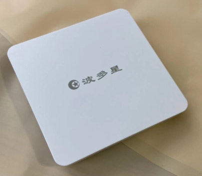 智能手机|能看直播的网络电视盒子是不是很心动的呢？老人也可以使用它