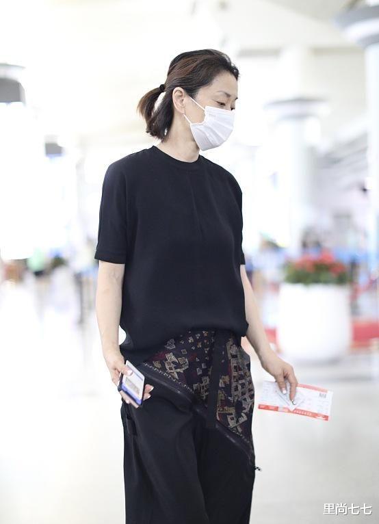 里尚七七|毛阿敏快瘦成麻杆!拎2万包穿潮服腰比裤管还细,17岁女儿超美