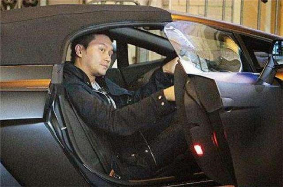 Angelababy|离没离婚不确定，我只知道大家被骗了，黄晓明送杨颖的是台三手旧车！