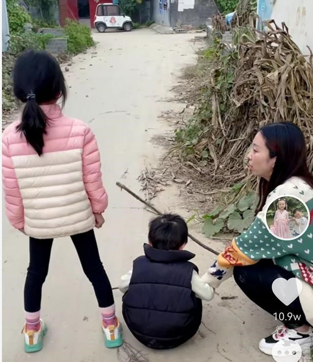 t台秀|悦悦T台走秀被捣乱，田弟幸灾乐祸说活该，田静：我看你是想欠揍