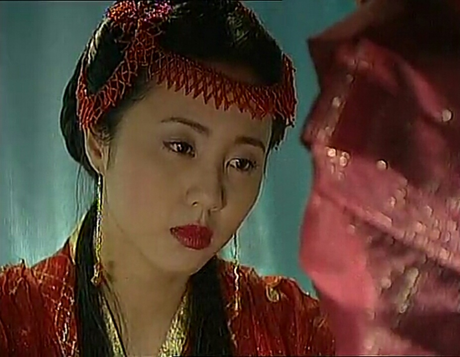 发型|一顶发冠就完事的古装新娘们，看看以前的古装新娘们的发型好吗？