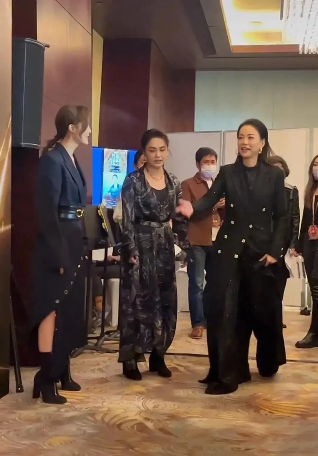 阿娇|搜狐红毯杨颖惊艳四座！阿sa高雅阿娇有心计，阿娇发福变胖墩