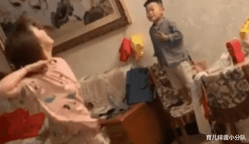 育儿排雷小分队|老人“摆脱”带娃重任，“接班人”太厉害了，孩子：不敢惹不敢惹