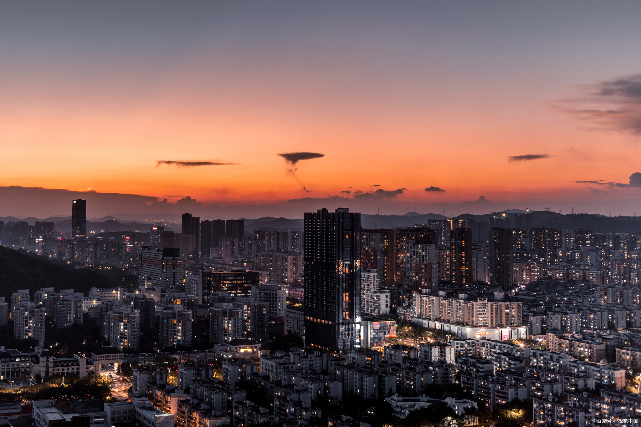 方耐爱智能 技校毕业，29岁，身价40亿，喜茶创始人的创业经历