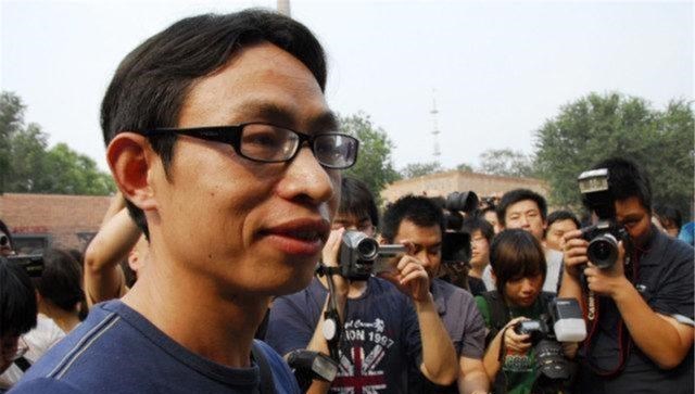 老球迷说排球呀 还记得汶川地震的“范跑跑”吗?丢下孩子跑后13年,成了这样