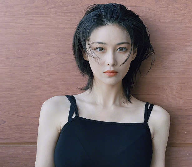 张馨予|张馨予后知后觉，感叹自己当时跳的拖拉机舞：现在看来居然有点二