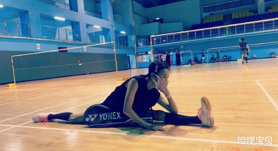 哈啰宝贝|38岁陈意涵怀二胎，晒“一字马”孕照，孕妈粉丝：佩服但不敢学