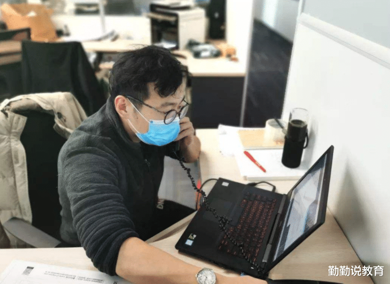 大学生村官|看似交口称誉的岗位，实际上就是“临时工”，不要当作是铁饭碗