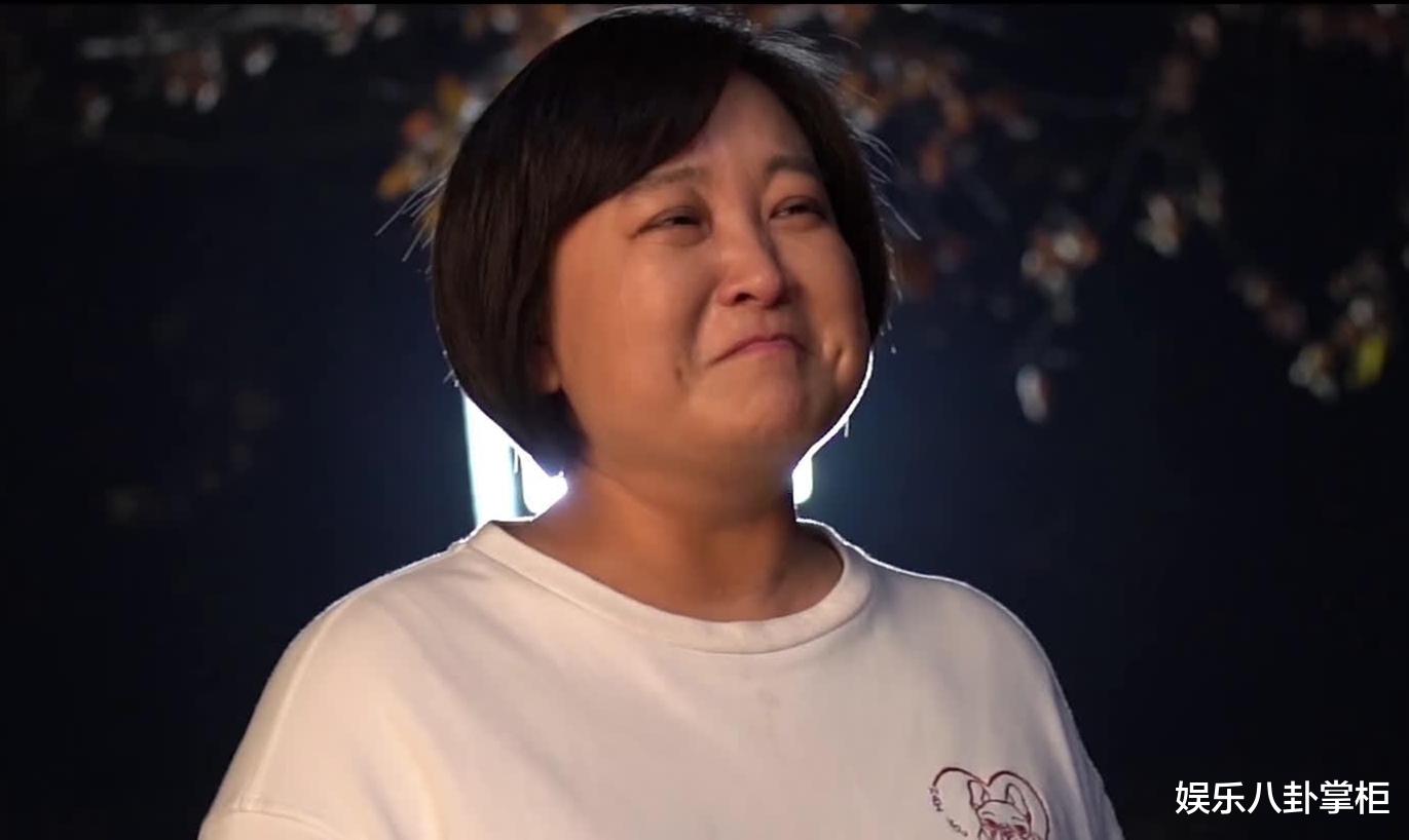 贾玲|贾玲彻底寒心！破53亿“李焕英”口碑反噬，吴京16字一语成谶