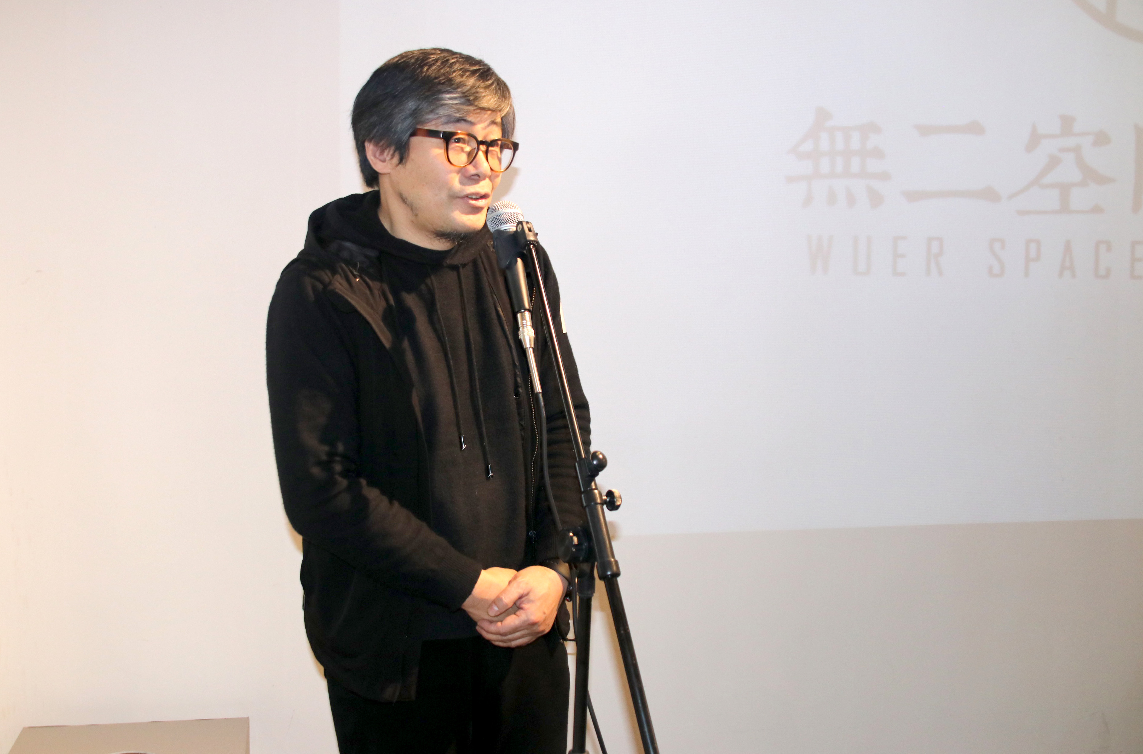 姑苏摄影王建康 “框里框外——王晓东视觉艺术展”在苏州无二空间艺术馆开展