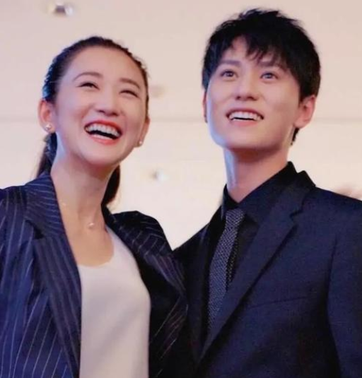 秦俊杰|她将弟弟带入演艺圈，如今自己一直不温不火，弟弟却成功出名