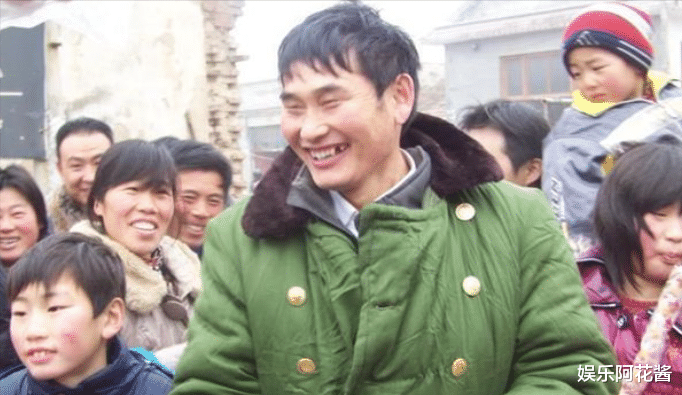 朱之文|大衣哥儿媳带婆婆跳舞，零基础却站C位，罗圈腿身材五五分被吐槽