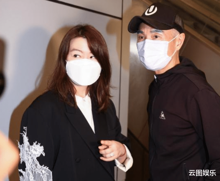 周启生|60岁男星将移居国外，称想给下一代更好的环境！21岁儿子患自闭症