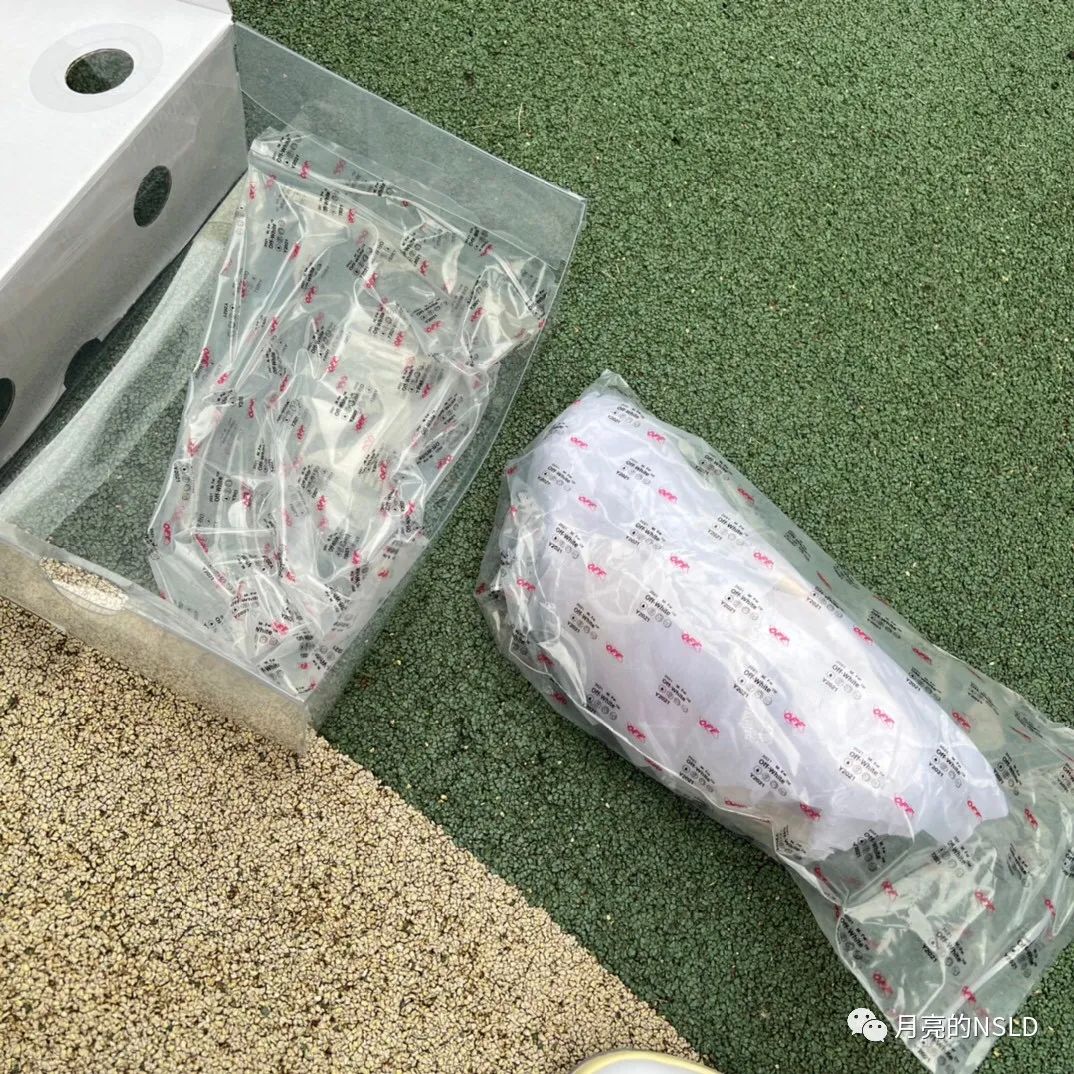 难舍离断 还没发售的jordan亲签OW AJ2细节大公开 蜥蜴皮料能用上不?实拍3%理念下的奢华球鞋