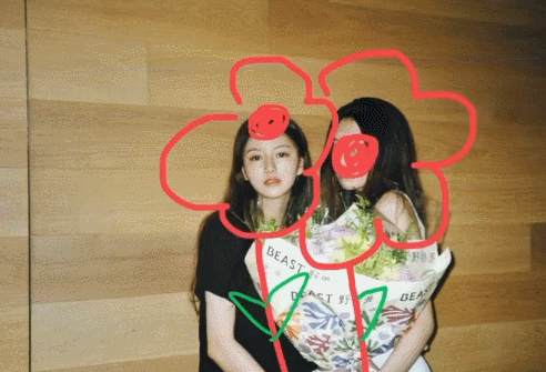 李嫣|15岁李嫣出落得越来越美啦!穿白裙参加好友毕业会,大抢朋友风头