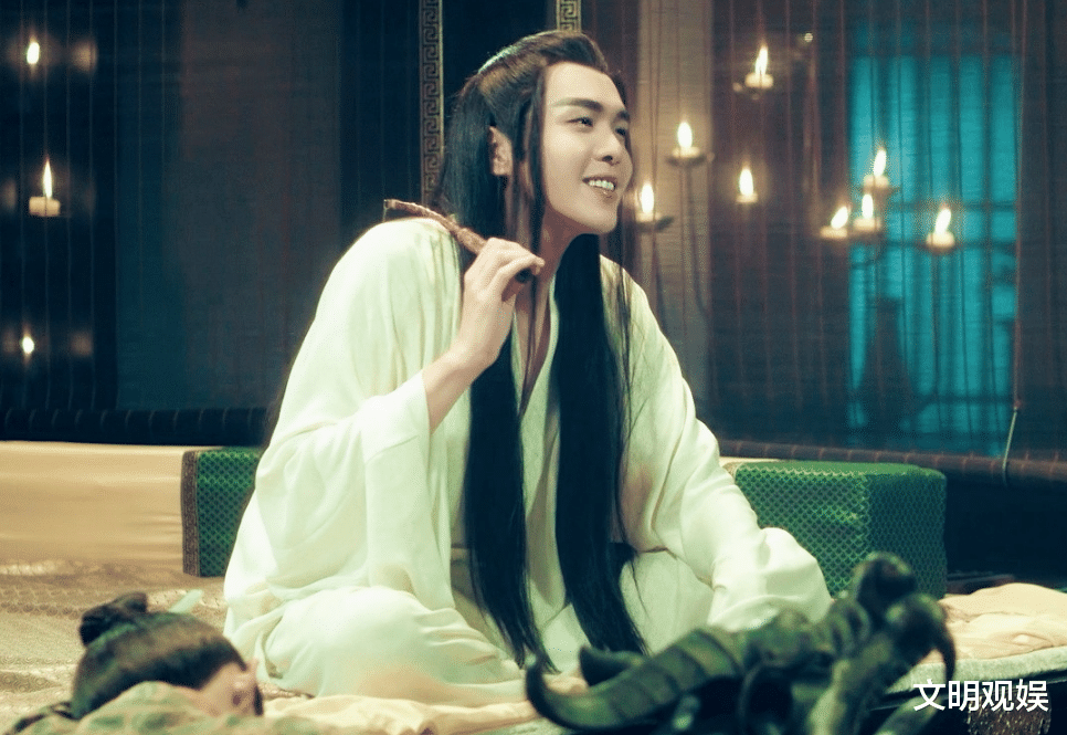 张若昀|求求男演员不要再披头散发了，“黑长直”不是人人都能驾驭的