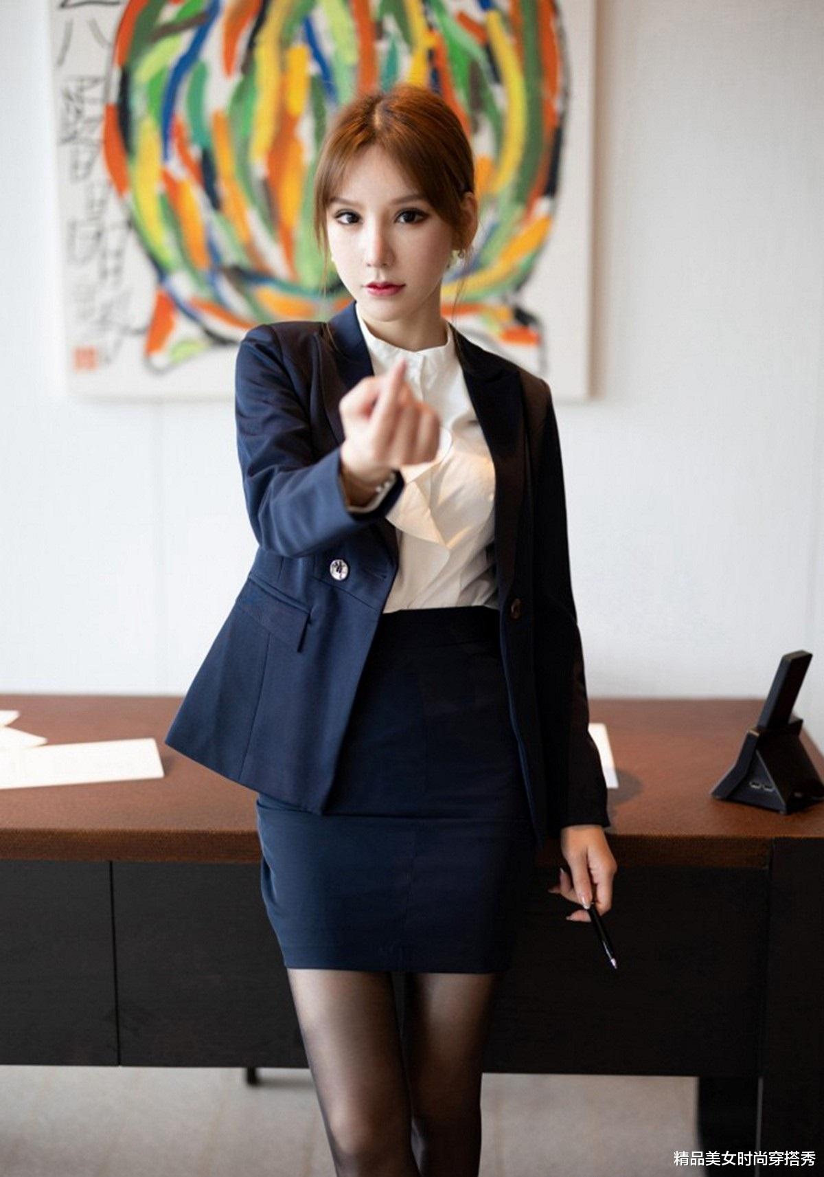 小姐姐|小姐姐整体气质优雅干练，一身职业装一样美丽出众，有着女王范