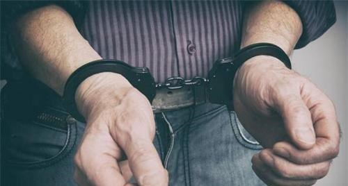 葵花药业老总杀妻案:与女秘书生下私生子,砍前妻4刀后自杀未遂