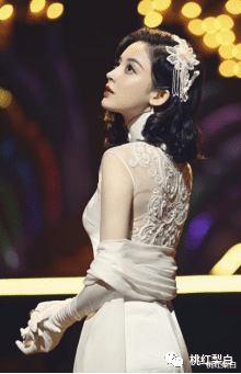 景甜|巩俐曾靠旗袍称王，娜扎跟景甜的距离，差了不止一个假屁股