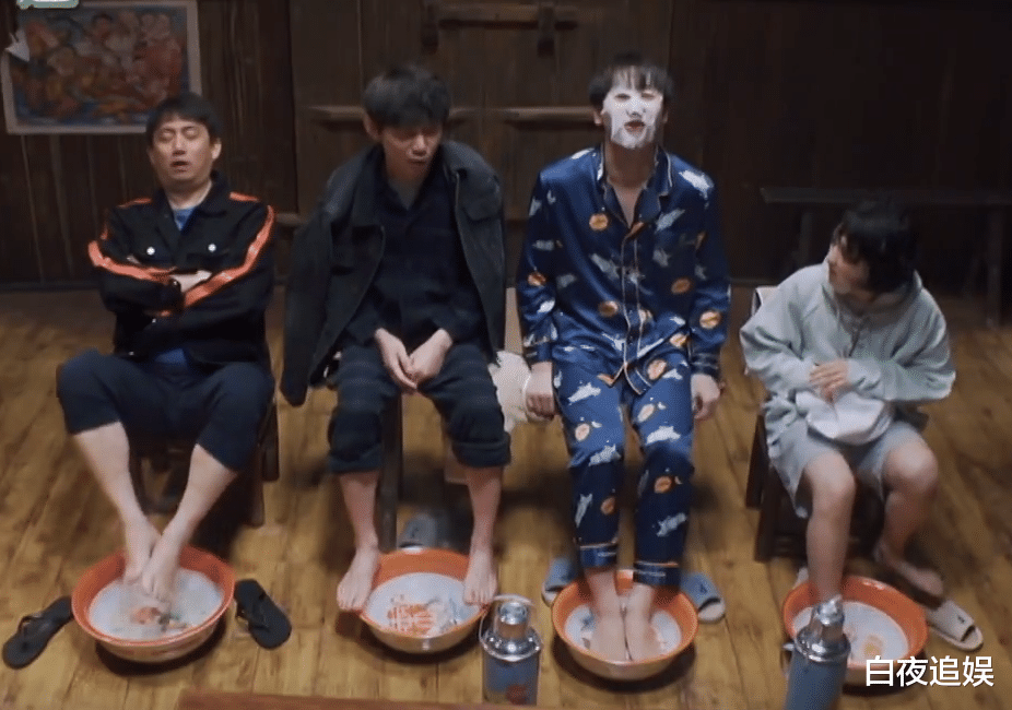 黄磊|《向往5》开播，黄磊长胖，我却只留意到他对彭昱畅的称呼变化