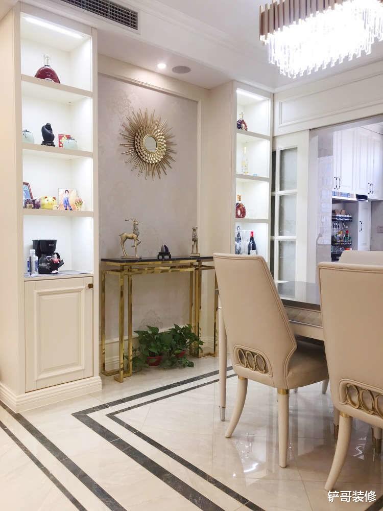 混搭风成就经典，展现出不同的魅力和风情，非常适合年轻人