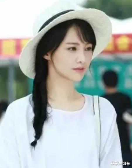 郑爽|郑爽的事件给艺人们一个血的教训：有钱没钱，请个经纪人！