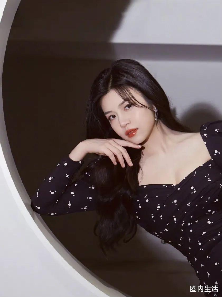 王安宇|王安宇的团队在接触一部古装剧，这部剧张晚意那边也在争取