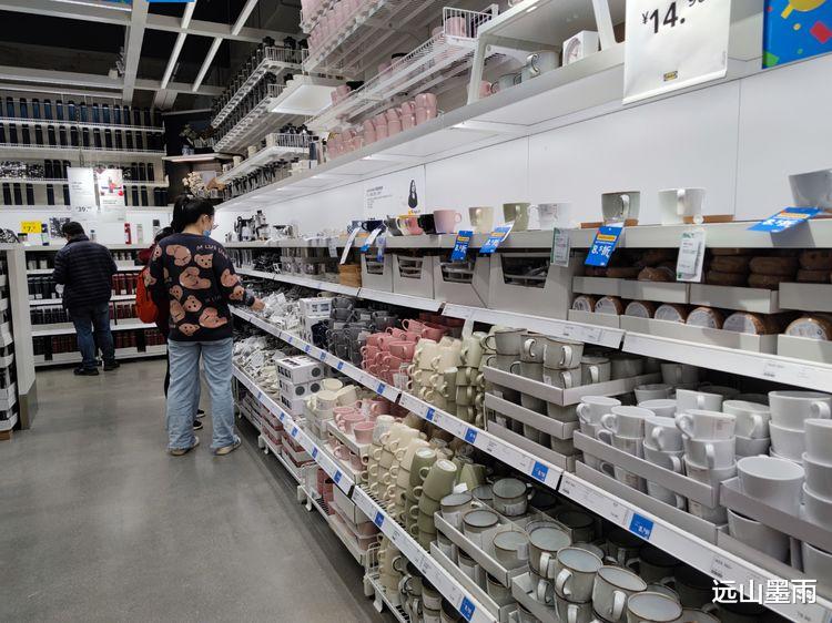 凑热闹、赶新鲜，去新开业的宜家家居昆明店逛逛，获得一种新体验