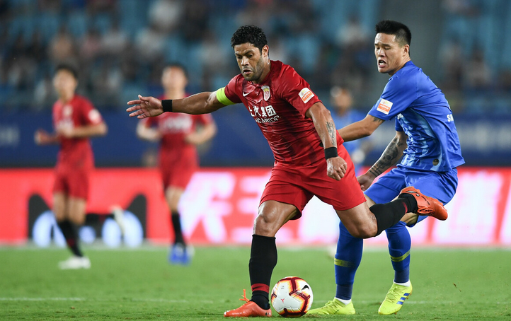 中超|突發(fā)官宣！前中超冠軍已簽約3國(guó)腳，6大主力“離隊(duì)”引發(fā)3線巨變